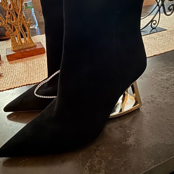Gianni Bini Black Boots with Gold Heel - Picture 3 of 3